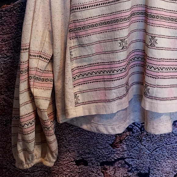 Boho Embroidered Detail V Neck Linen Blend Top - Picture 4 of 5